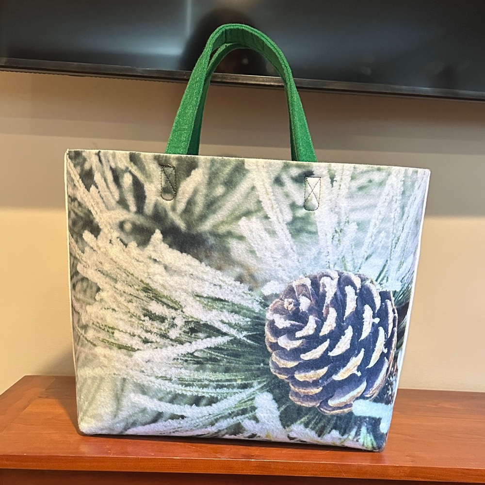 Punctuate Felted Tote Bag PINE CONES New Without Tags. 20.5”W X 13.5”H X 6”D